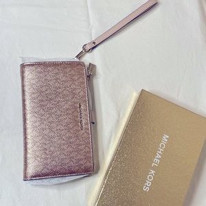 Michael Kors Pre-Owned Ballet Pink Signature Logo Jet Set Wallet Wristlet